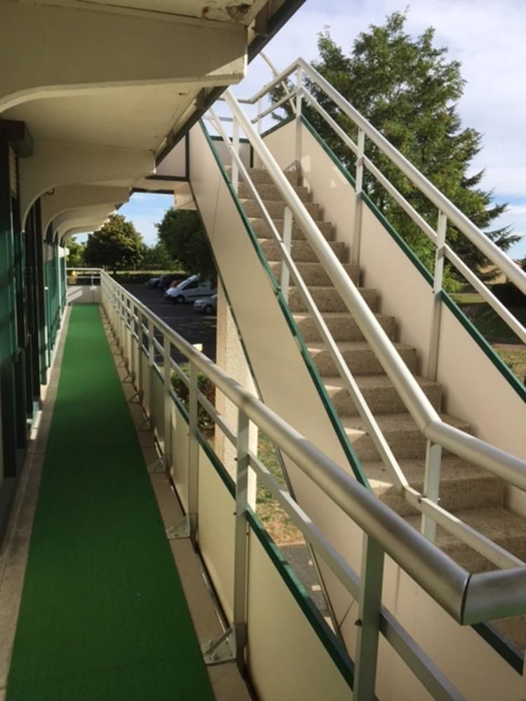 Premiere Classe Niort Est La Creche Exterior photo